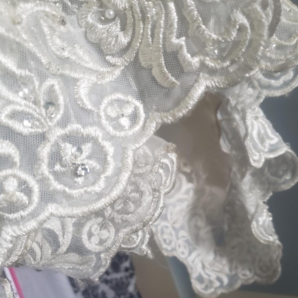 Allure wedding dress - Picture 10 of 16